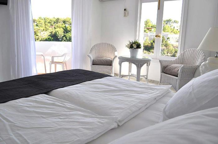Hotel Village Cala Vadella  Oda fotoğraf